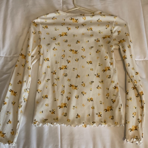 Girl’s Old Navy size L 10/12 thin ribbed fitted shirt - Picture 5 of 5